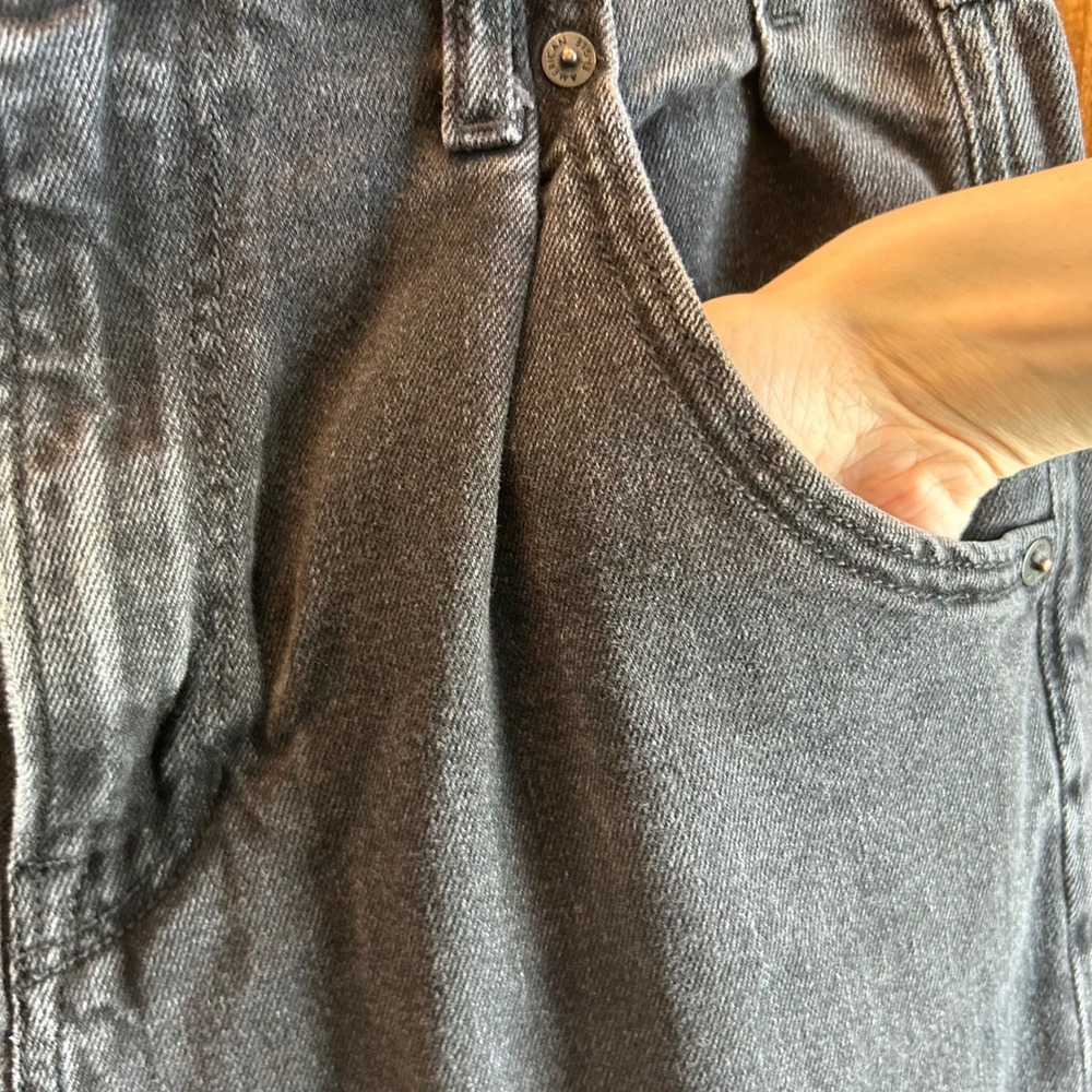 American Eagle Mom Jeans Black Wash High Rise Straight Leg‎ Size 6 Grunge - Picture 9 of 13
